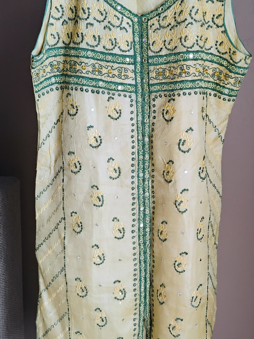 Embroidered Size 40 Cream & Green Sleeveless Kurta tunic